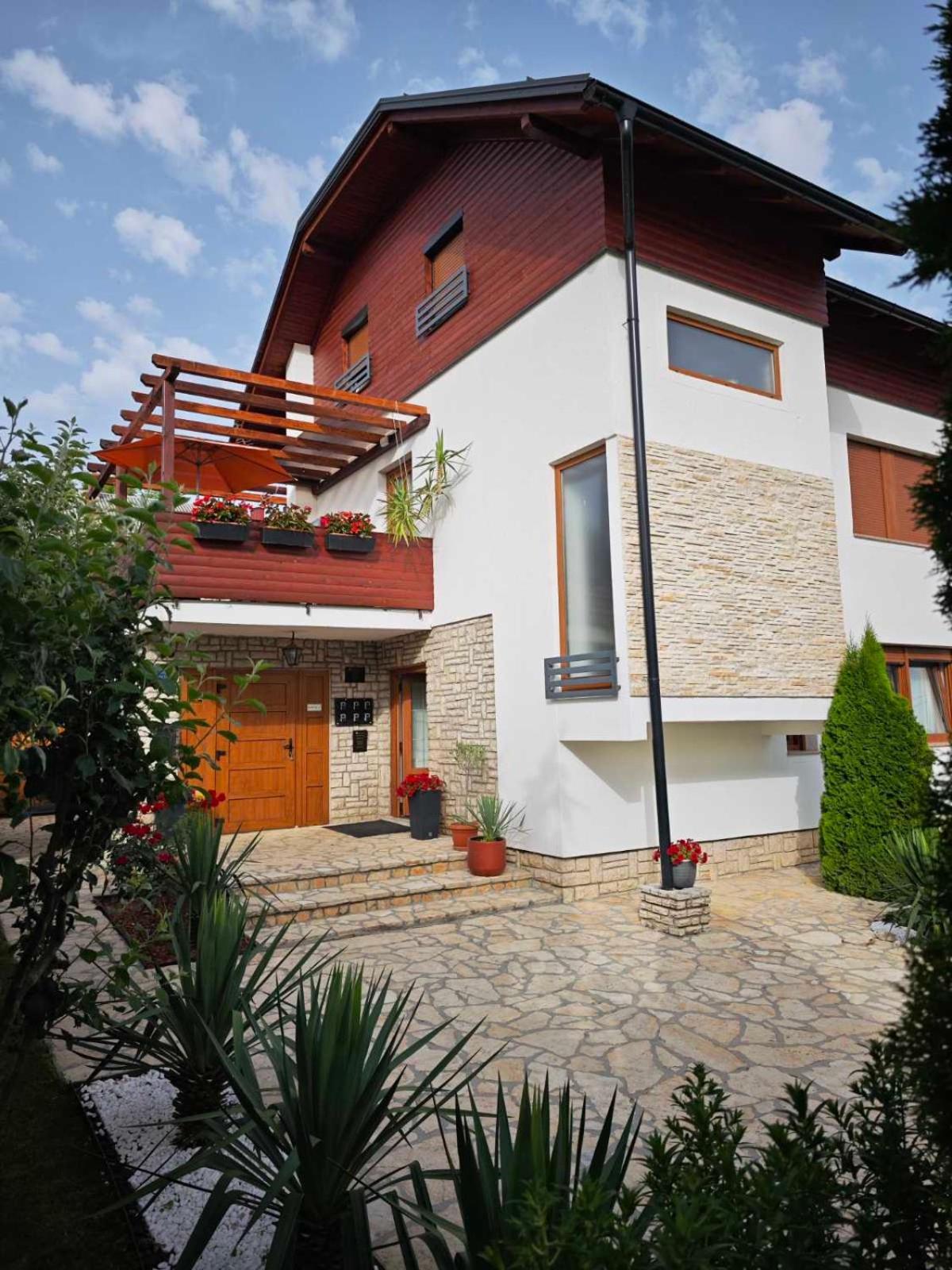 Accommodation Plitvice Korenica Exterior photo
